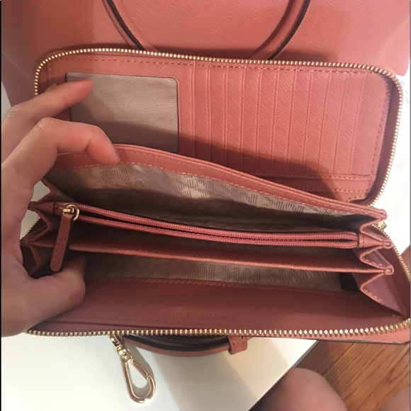 ♥️SOLD♥️ MK bundle wallet and purse - Picture 3 of 8